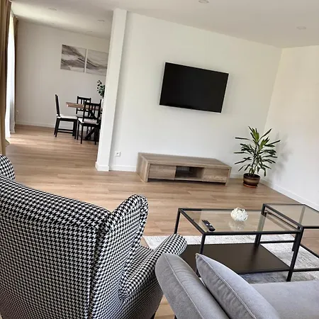Manor 2 *